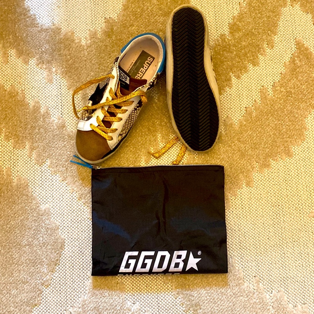 Golden Goose Deluxe Brand Superstar Style- worn 3 times fits like 7.5/8 us size